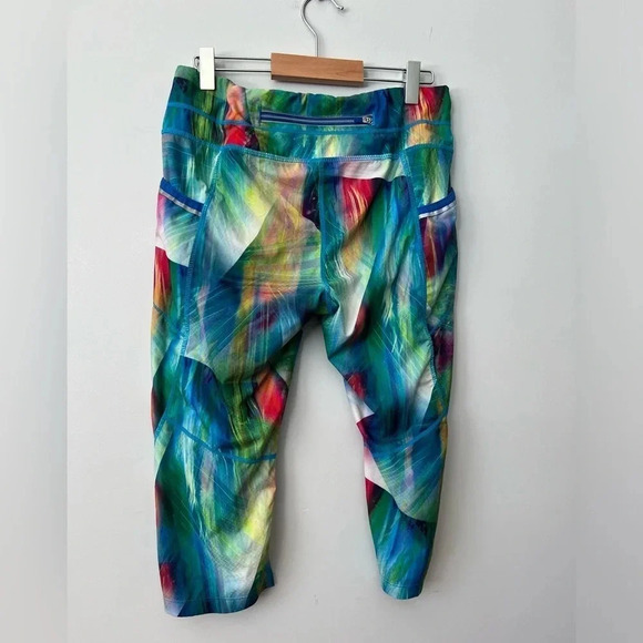 Athleta Crop Leggings | Capri Multivolour |  Size Medium - Picture 7 of 9